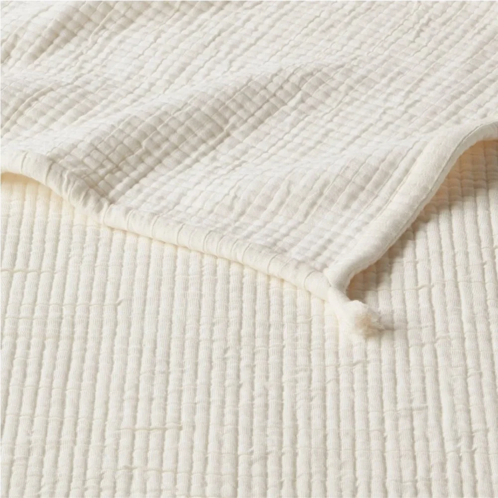 THRESHOLD NWT double cloth quilt -cream -full/queen